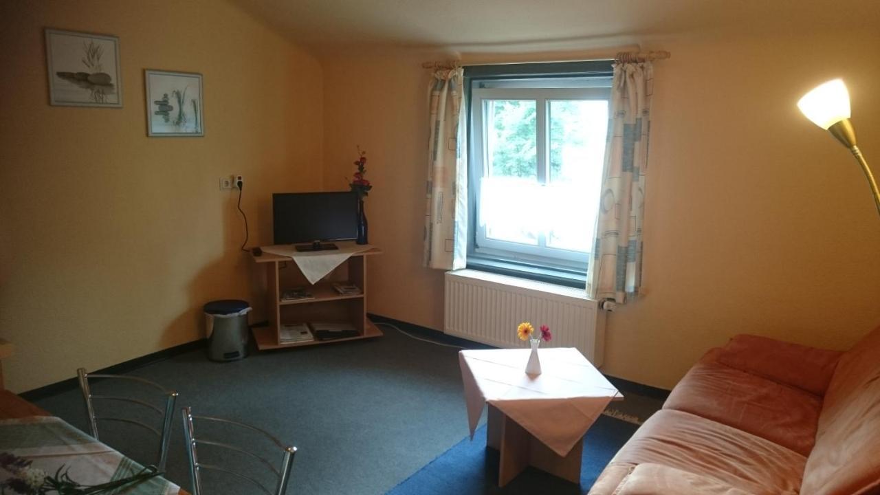 Gaststaette Und Pension Felsenthal Tabarz Exterior foto